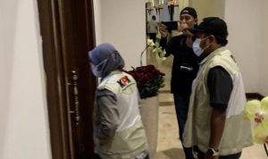 Terkait OTT Ketua DPRD Jatim, KPK Geledah Ruang Kerja Khofifah dan Emil Dardak