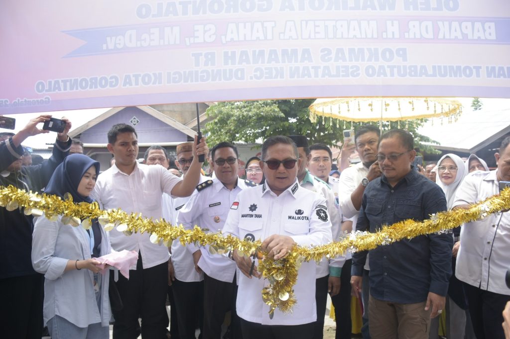 Wali Kota Gorontalo Merten Taha Resmikan Sejumlah Infrastruktur di Kecamatan Dungingi