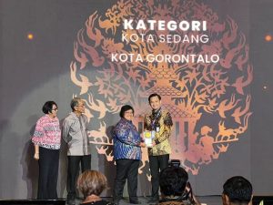 Diterima Ryan F. Kono, Kota Gorontalo Kembali Raih Adipura