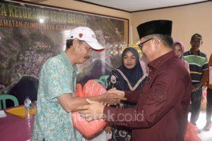 Ringankan Beban Masyarakat, Pemkot Gorontalo Terus Salurkan Paket Bantuan