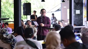 Marten Taha Dapat Julukan Bapak Buruh di May Day Fiesta 2023