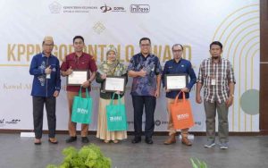 KPU Kab. Gorontalo Terima Reward Kinerja Penggunaan KKP Terbaik dari Bank Mandiri
