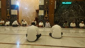 Penjabup Sherman Moridu Subuh Berjaah di Masjid Agung Baiturahman Tilamuta