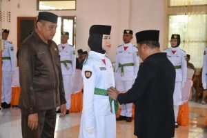 Kukuhkan 32 Anggota Paskibraka, Ini Pesan Penjabup Sherman Moridu