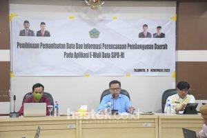 Sekda Supandra Nur Pimpin Rapat Pembinaan Pemanfatan Data dan Informasi