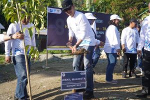 Wawali Ryan F. Kono Ambil Bagian Penanaman Pohon di Hari Bhakti PUPR ke-78