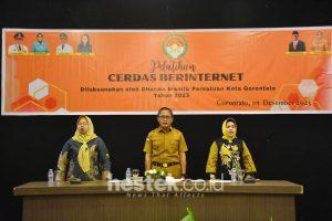 Sekda Kota Gorontalo Buka Pelatihan Cerdas Berinternet Untuk DWP
