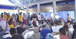 KPU Kab. Gorontalo Libatkan Ratusan Warga Lipat Surat Suara Pemilu 2024