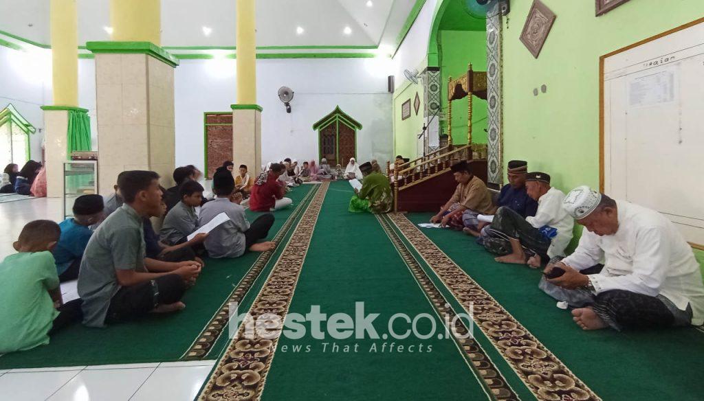 Jamaah Masjid Al-Mujahidin Gelar Shalat Tolak Bala’ dan Dzikir Bersama