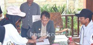 Pantarlih Coklit Data Pemilih di Kediaman Bupati Gorontalo Nelson Pomalingo