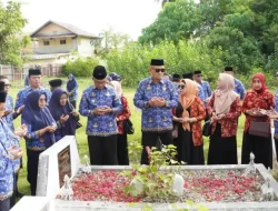 Pj. Wali Kota Gorontalo Gelar Kegiatan Ziarah Makam Tokoh KORPRI