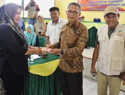 Ismail Madjid Serahkan Bantuan Program Dinsos kepada 152 Kelompok Usaha