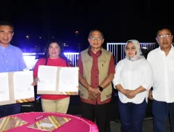 Pj Wali Kota Gorontalo Resmikan PSU dan Lampu Jalan di Kawasan Santorini