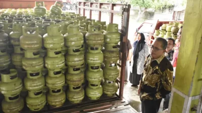 Pj Wali Kota Gorontalo Tinjau Stok dan Harga LPG 3 Kg, Pastikan Sesuai HET