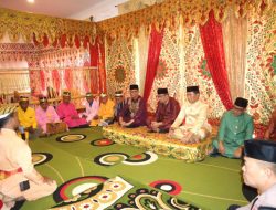 Bupati Bone Bolango Ismet Mile Jalani Prosesi Adat Molo’opu