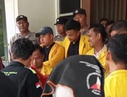Tuntut Perbaikan Jembatan Pulubala, Mahasiswa Gelar Aksi Demonstrasi di Kantor Bupati Gorontalo