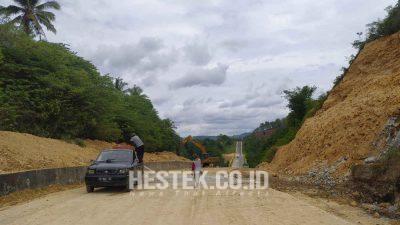 Akses Jalan GORR Dibuka, Pembersihan Material Longsor Selesai
