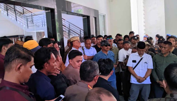 Bupati Ismet Mile Janjikan Perbaikan Jalan Pinogu Masuk RPJMD 2026