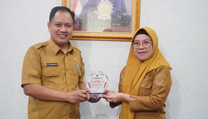 Sanitasi Kantor Terjaga, Sekretariat DPRD Kota Gorontalo Raih Penghargaan