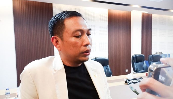 DPRD Minta UNG Penuhi Undangan Klarifikasi Aduan Mahasiswa