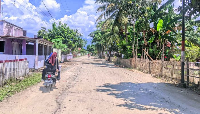 Warga Keluhkan Jalan Penghubung Tolangohula–Asparaga yang Rusak Parah