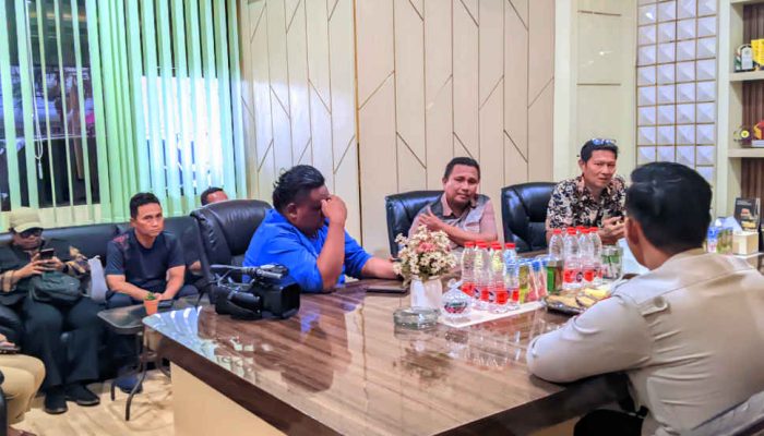 Kapolres Gorontalo Mediasi Kesalahpahaman antara Polsek dan Wartawan di Bandara