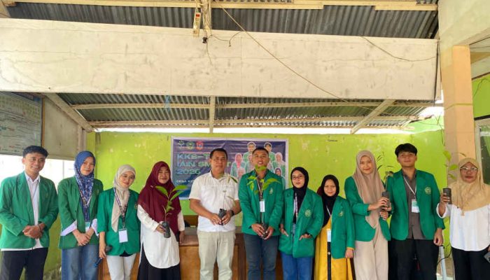 Mahasiswa KKS-T IAIN Sultan Amai Gorontalo Tanam Pohon Bersama Warga Desa Ketapang