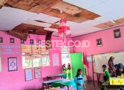 Kelas Tak Aman, Siswa SDN 18 Telaga Biru Dihantui Atap Bocor