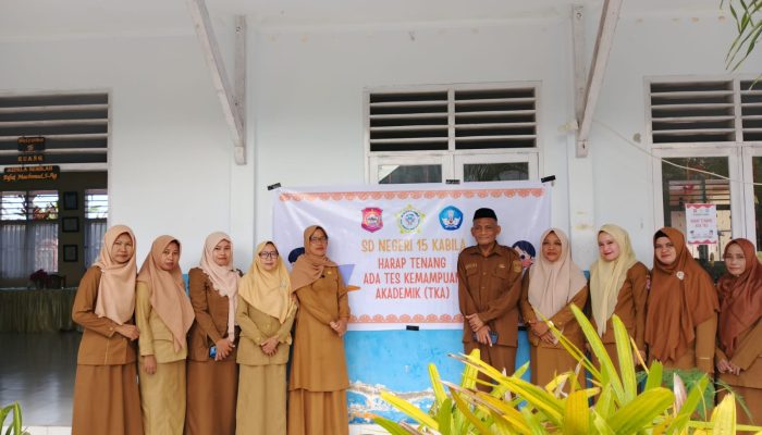 Kadis Kominfo Pimpin Apel Pembukaan TKA SD di SDN 15 Kabila, Tekankan Kejujuran Siswa