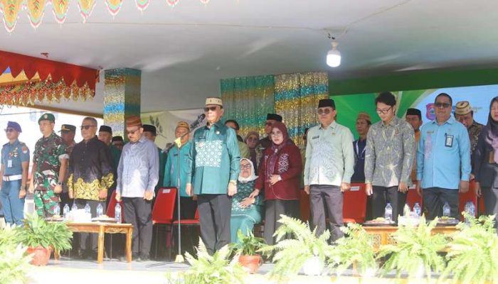 Ismet Mile Pimpin Upacara Hardiknas 2026 di Tapa, Tekankan Mutu Pendidikan