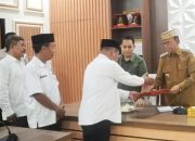 Terima Silaturahmi PSI, Bupati Ismet Mile Sebut Dinamika Politik Peluang Perkuat Demokrasi