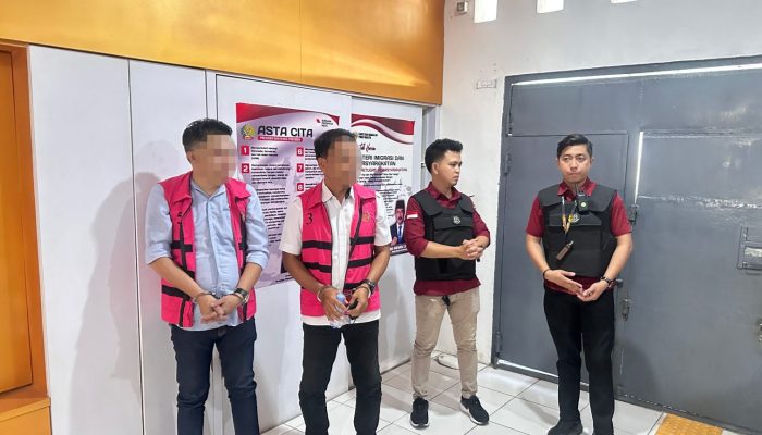 Kejari Bone Bolango Tahan Dua Tersangka Korupsi Rehabilitasi Kolam Renang Lombongo
