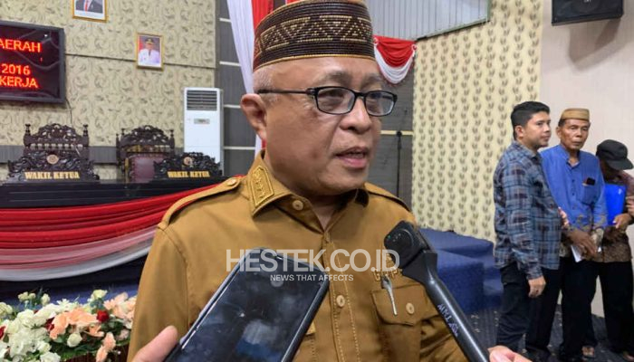Bupati Sofyan Puhi Janjikan Perbaikan Jalan Piloayita Tahun 2027