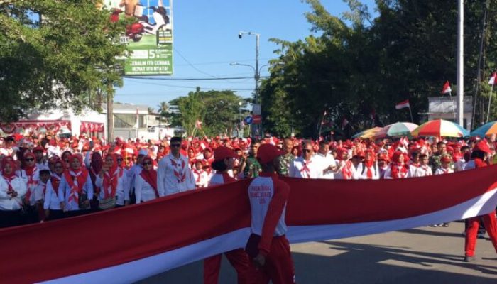 Semarak HUT RI ke-80, Pemkab Bone Bolango Bentangkan Bendera 50 Meter